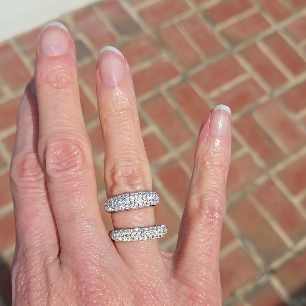 Two "Diamond-Like" Costume Rings - Picture 3 of 4